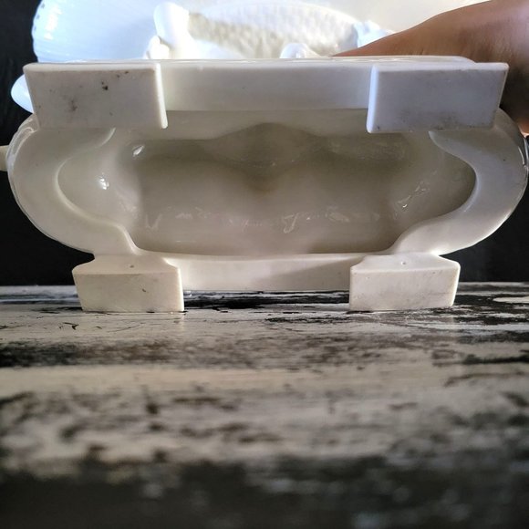 Vintage Porcelain Centerpiece Bowl, Pedestal Bowl with Putti / Cherubs - Picture 9 of 9